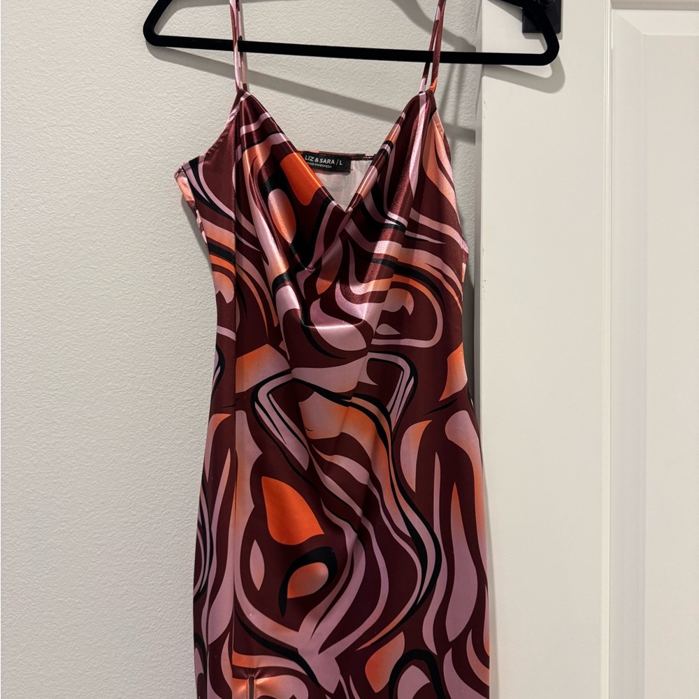 Elegant Swirl Pattern Dress